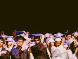 9 Jurusan Kuliah Untuk Anak IPS dan Prospek Karier Masa Depan