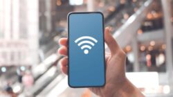 Cek koneksi WiFi dan data internet